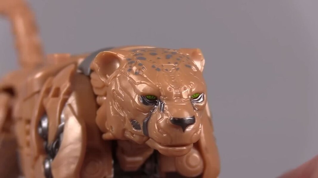 In Hand Image Of Transformers Studio Series Rise Of The Beasts 98 Cheetor  (13 of 18)
