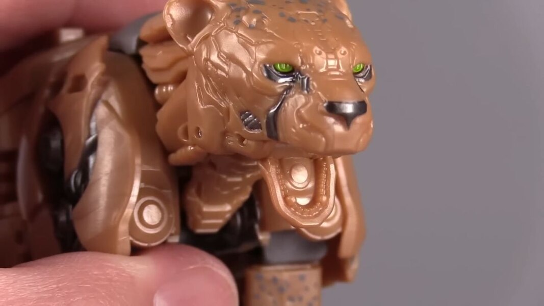 In Hand Image Of Transformers Studio Series Rise Of The Beasts 98 Cheetor  (15 of 18)