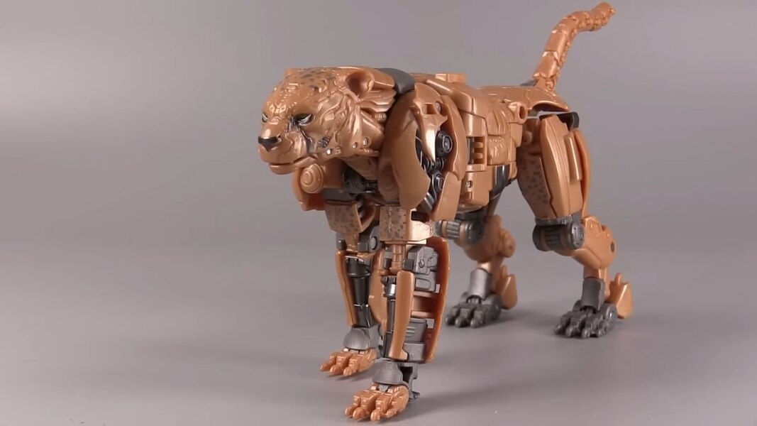 In Hand Image Of Transformers Studio Series Rise Of The Beasts 98 Cheetor  (16 of 18)