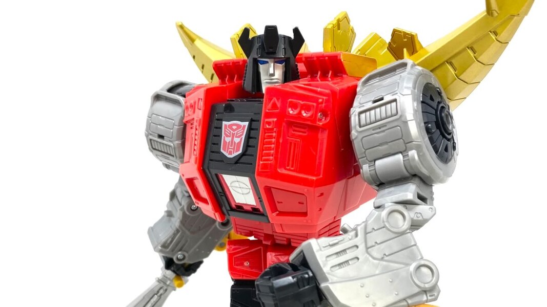 In Hand Image Of Transformers Studio Series 86 Leader Dinobot Snarl  (6 of 32)