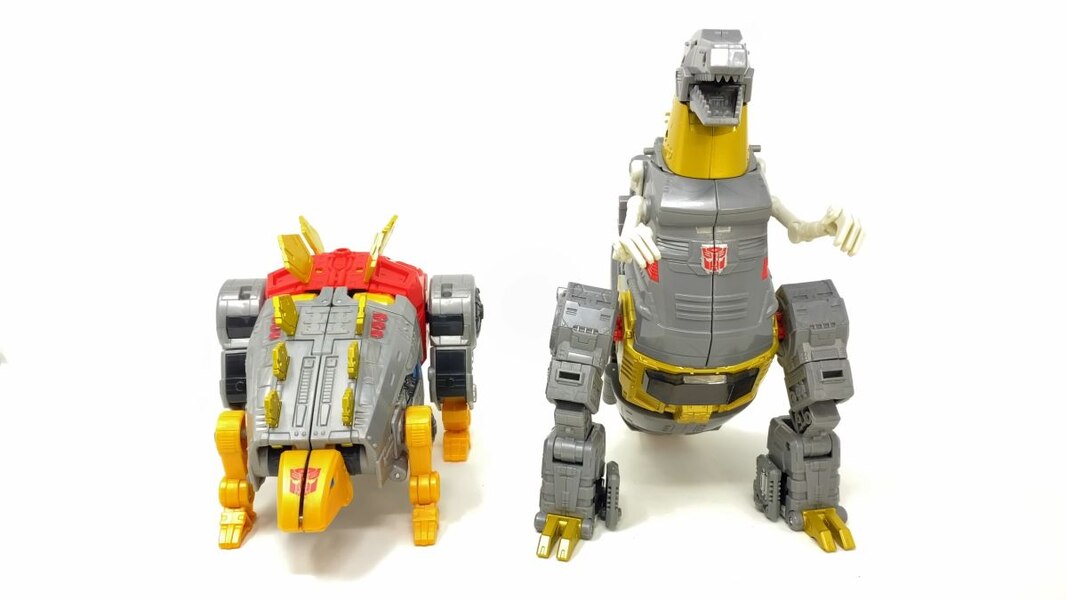 In Hand Image Of Transformers Studio Series 86 Leader Dinobot Snarl  (30 of 32)