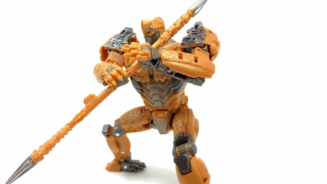 In Hand Image Of Studio Series Rise Of The Beasts 98 Cheetor  (7 of 51)