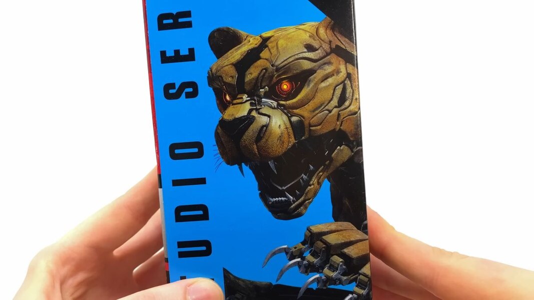 In Hand Image Of Studio Series Rise Of The Beasts 98 Cheetor  (14 of 51)
