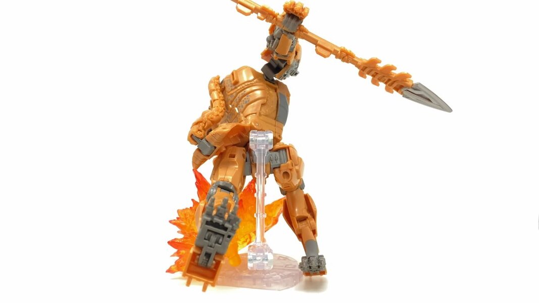 In Hand Image Of Studio Series Rise Of The Beasts 98 Cheetor  (17 of 51)