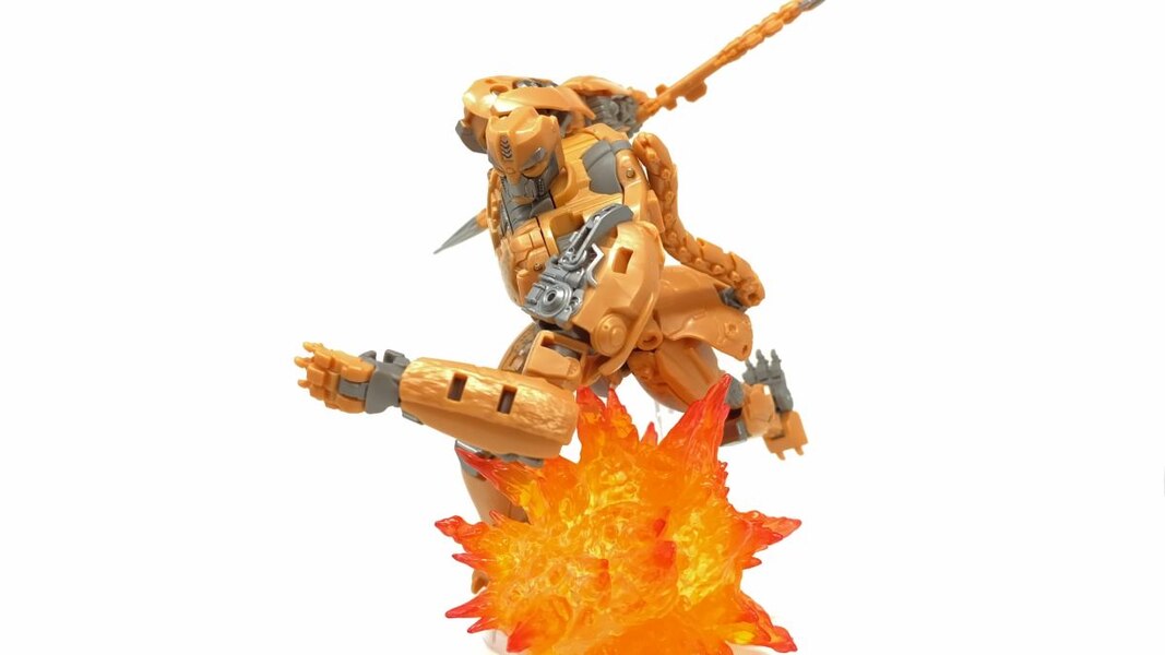 In Hand Image Of Studio Series Rise Of The Beasts 98 Cheetor  (19 of 51)