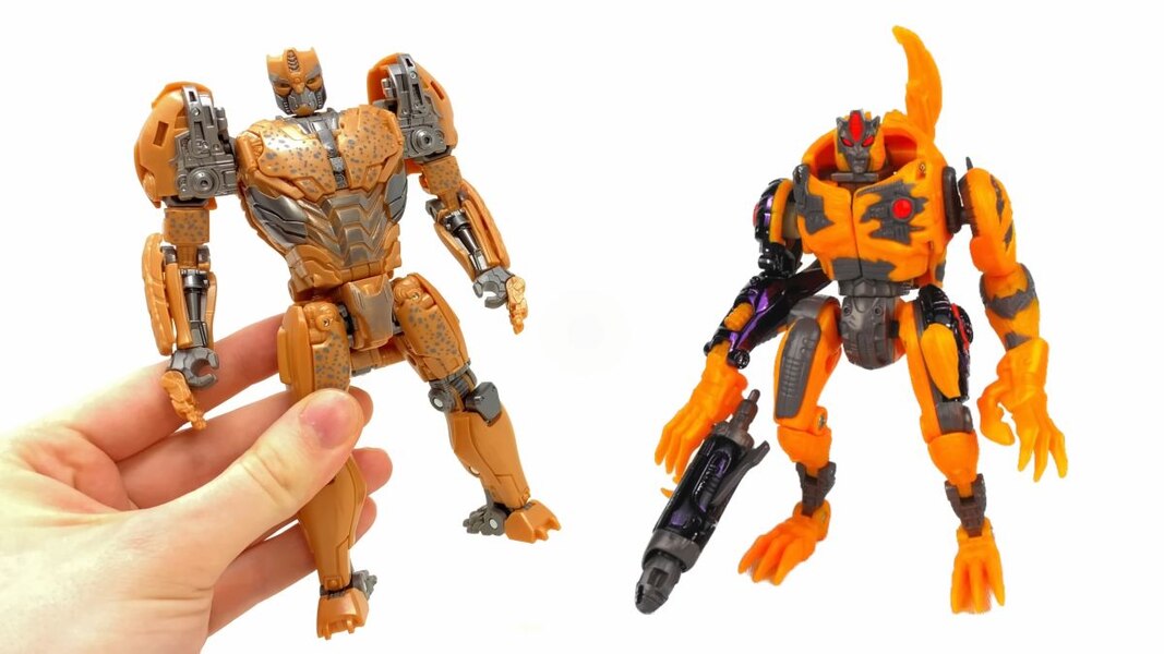 In Hand Image Of Studio Series Rise Of The Beasts 98 Cheetor  (21 of 51)