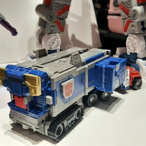 In Hand Image Of Transformers Legacy Commander Class Armada Optimus Prime  (16 of 39)