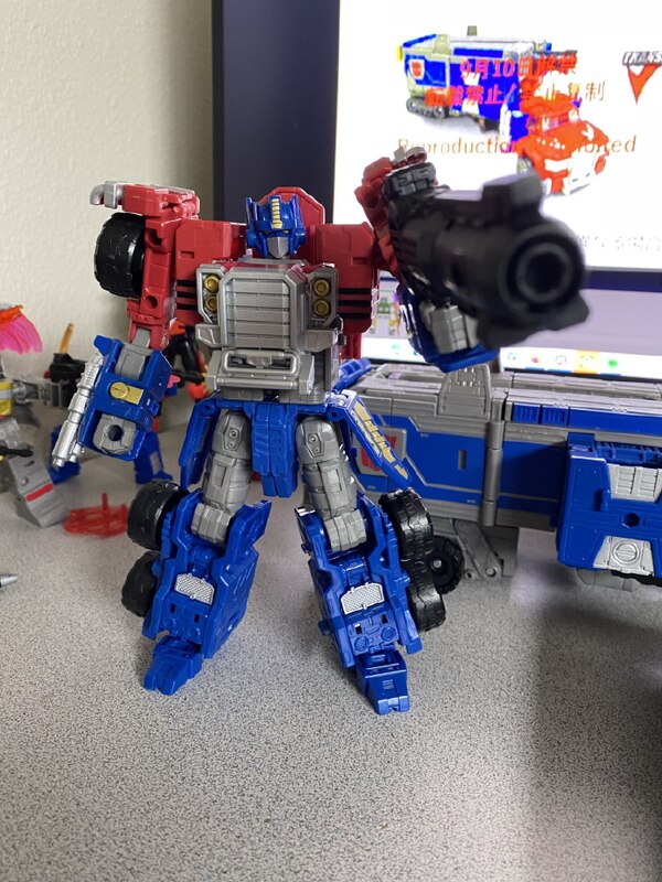 In Hand Image Of Transformers Legacy Commander Class Armada Optimus Prime  (30 of 39)