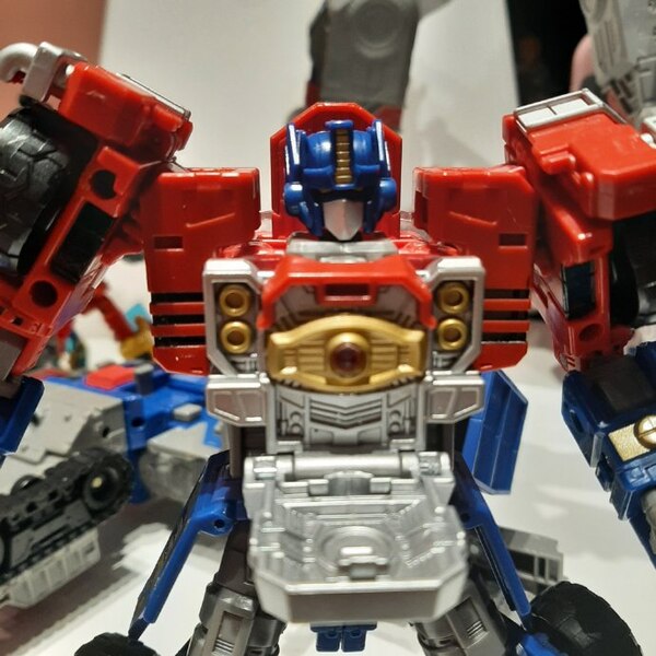 In Hand Image Of Transformers Legacy Commander Class Armada Optimus Prime  (32 of 39)