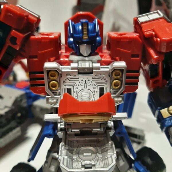 In Hand Image Of Transformers Legacy Commander Class Armada Optimus Prime  (33 of 39)
