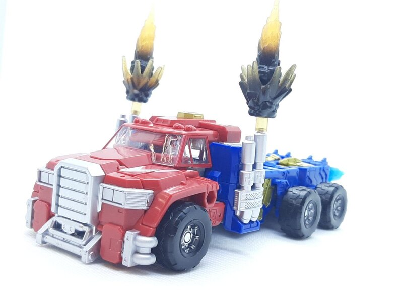 New In Hand Images Of Legacy Evolution Commander Armada Optimus Prime  (1 of 49)
