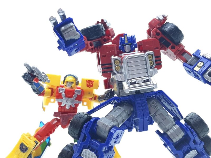 New In Hand Images Of Legacy Evolution Commander Armada Optimus Prime  (9 of 49)