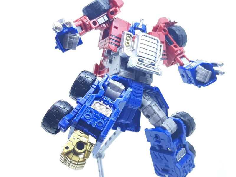 New In Hand Images Of Legacy Evolution Commander Armada Optimus Prime  (19 of 49)