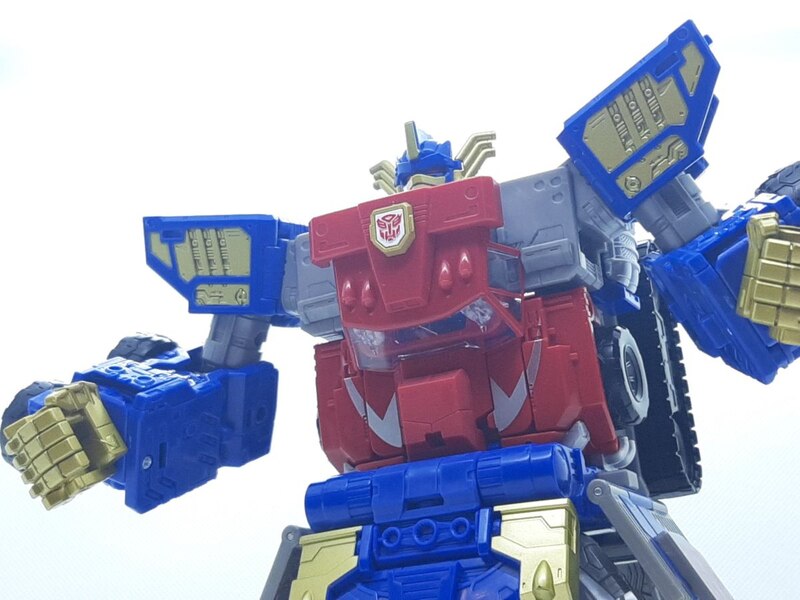 New In Hand Images Of Legacy Evolution Commander Armada Optimus Prime  (39 of 49)