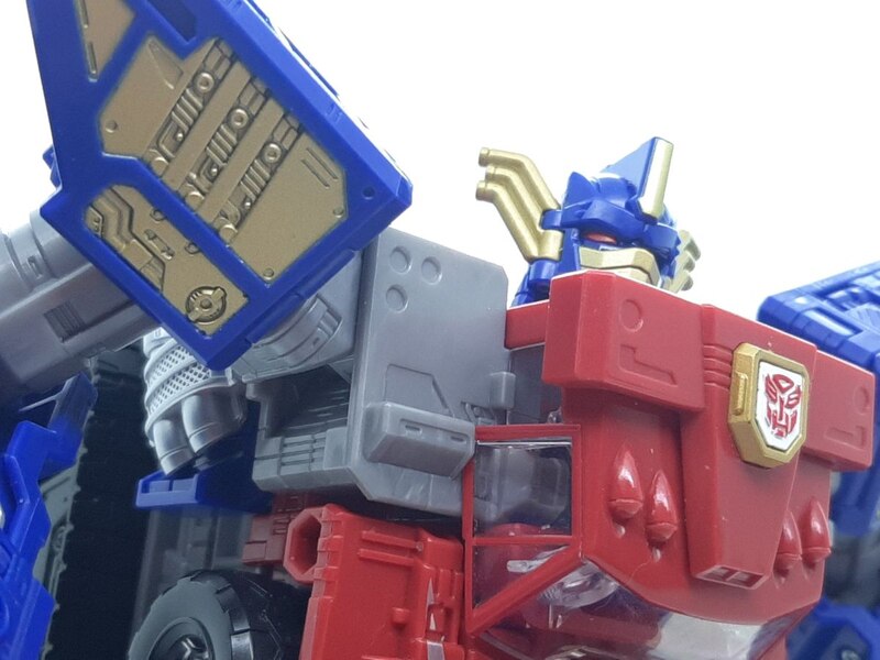 New In Hand Images Of Legacy Evolution Commander Armada Optimus Prime  (42 of 49)