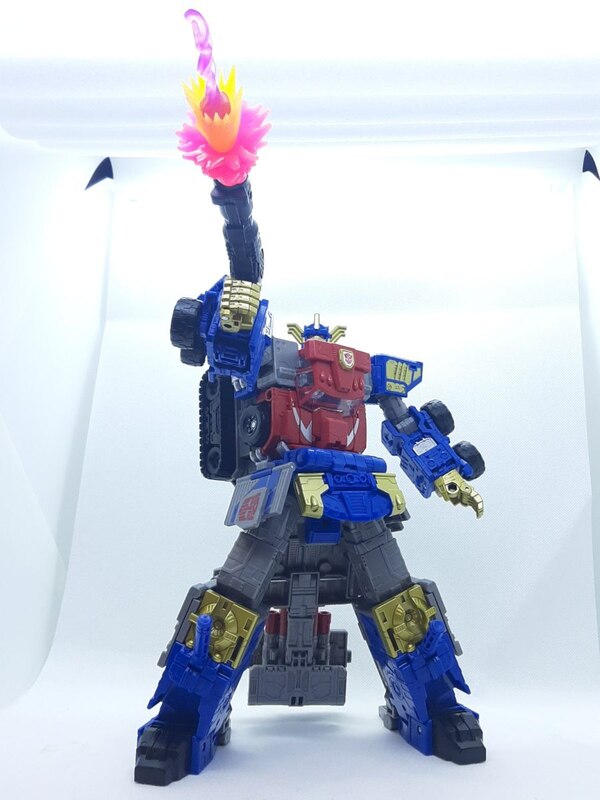 New In Hand Images Of Legacy Evolution Commander Armada Optimus Prime  (45 of 49)