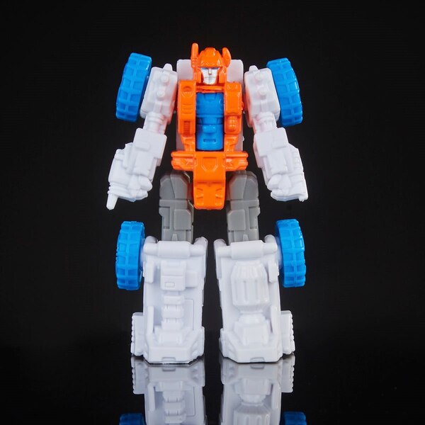 Transformers Generations Selects Titan Class Guardian Robot Lunar Tread  (11 of 39)