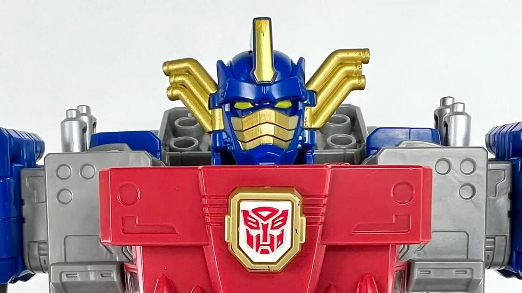 Image Of Legacy Evolution Commander Class Armada Optimus Prime  (22 of 87)