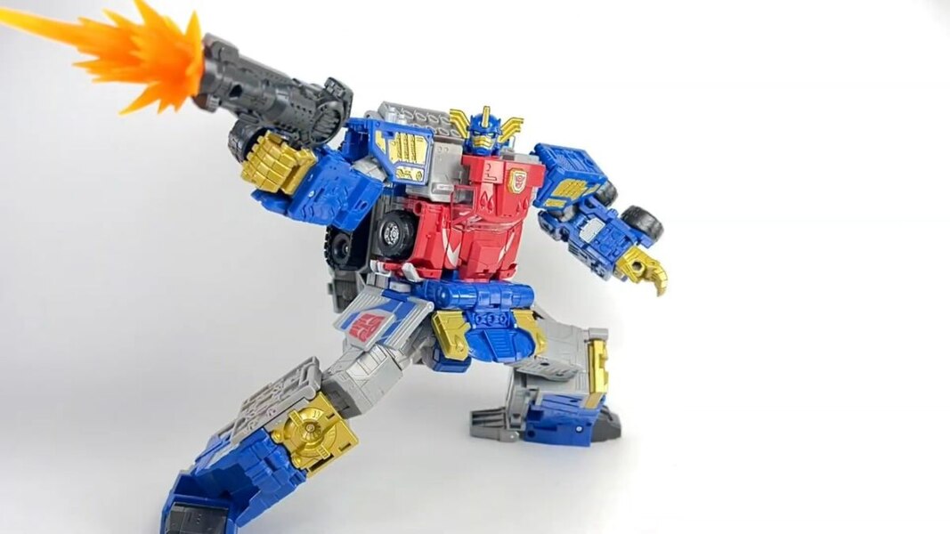 Image Of Legacy Evolution Commander Class Armada Optimus Prime  (28 of 87)