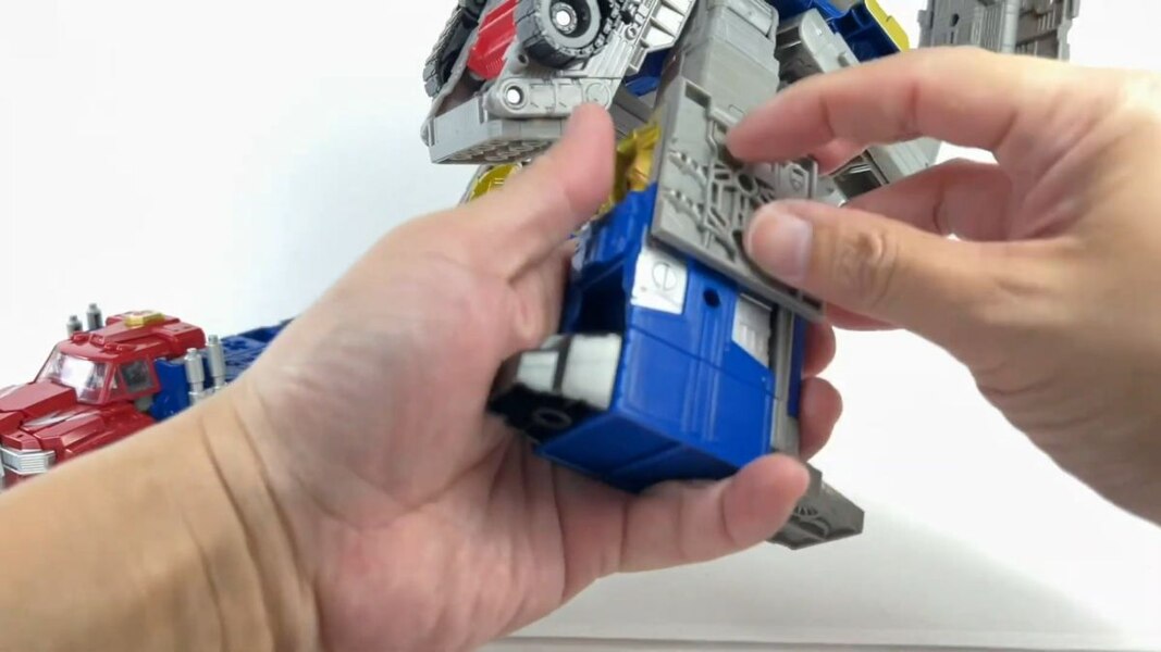Image Of Legacy Evolution Commander Class Armada Optimus Prime  (49 of 87)