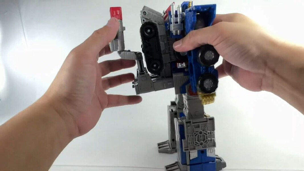 Image Of Legacy Evolution Commander Class Armada Optimus Prime  (78 of 87)
