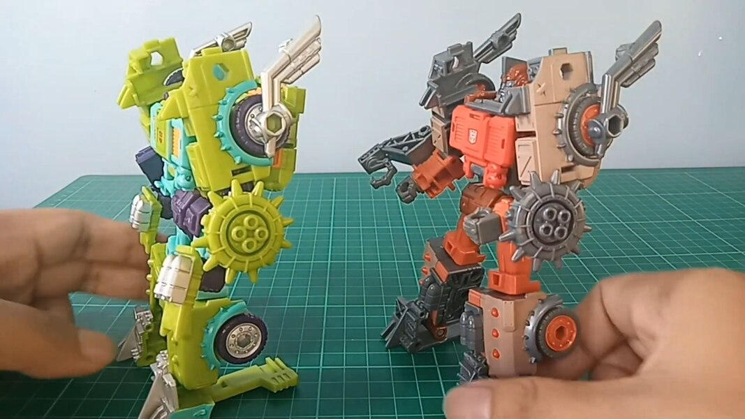 In Hand Image Of Transformers Legacy Evolution Tow Line Weaponizer  (4 of 21)