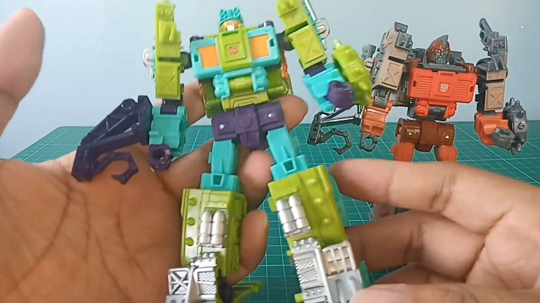 In Hand Image Of Transformers Legacy Evolution Tow Line Weaponizer  (5 of 21)