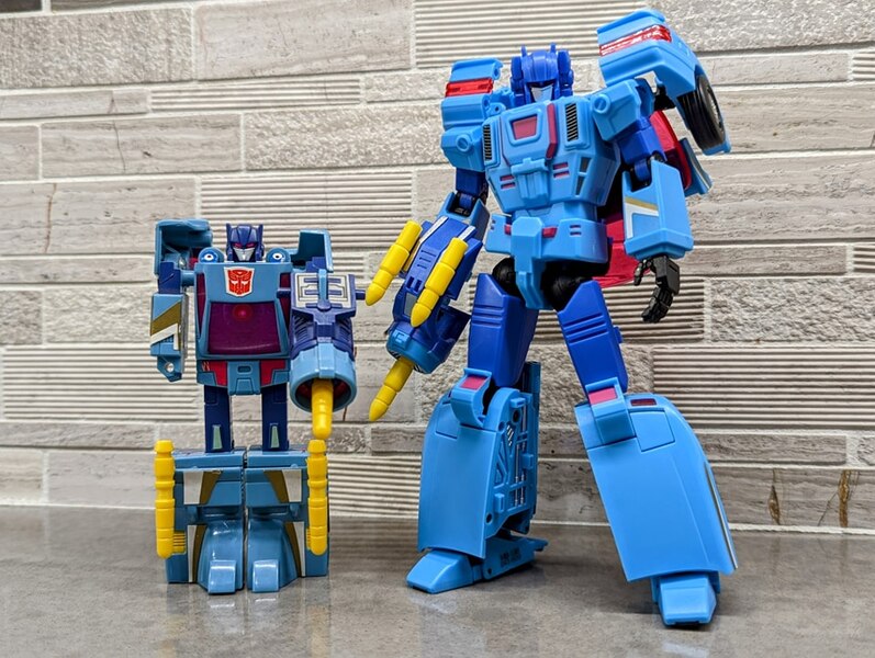 Image OfTFCon Exclusive Fans Hobby MB 13B Bossman Comapred Turbomaster Boss  (1 of 7)