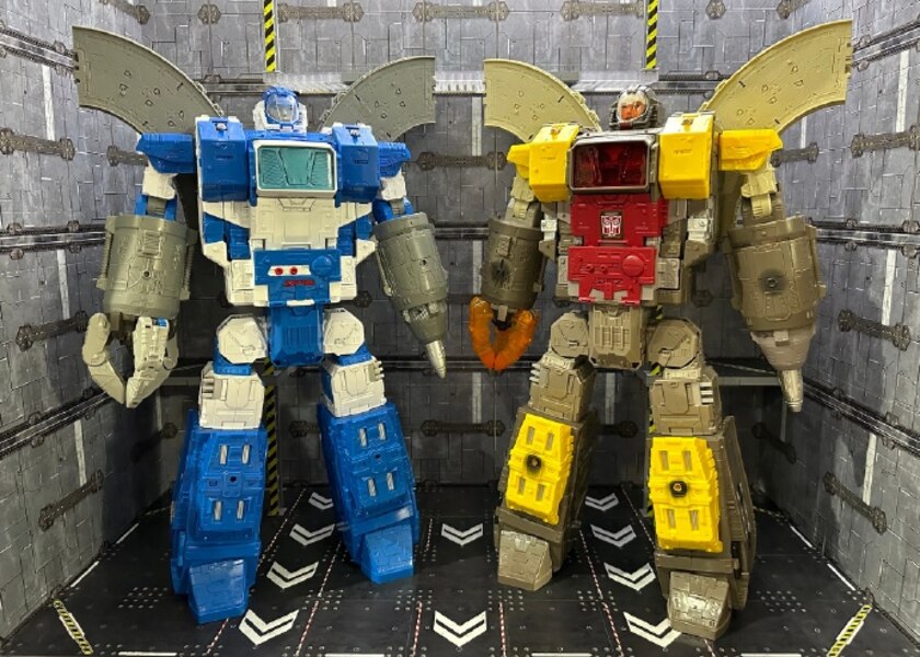 Image Of Generation Selects Guardian Compared With SIEGE Omega Supreme  (5 of 18)