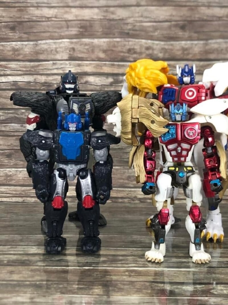 Transformers Authentics Optimus Prime