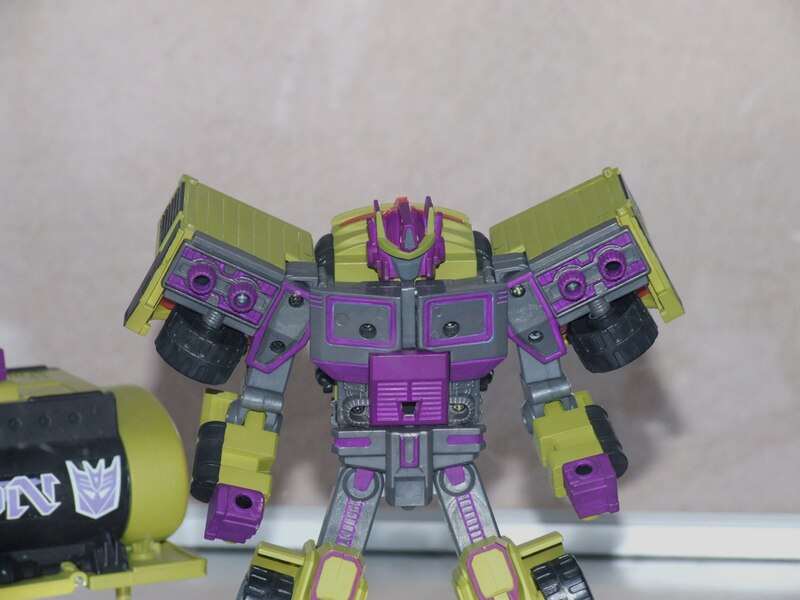 Daily Prime   BotCon 2007 Unreleased Universe Toxitron Image  (5 of 13)
