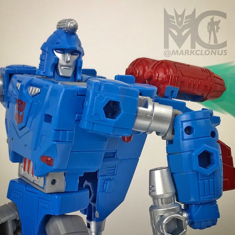 Transformers Legacy Evolution Autobot Devcon Design Notes & In-Hand Images