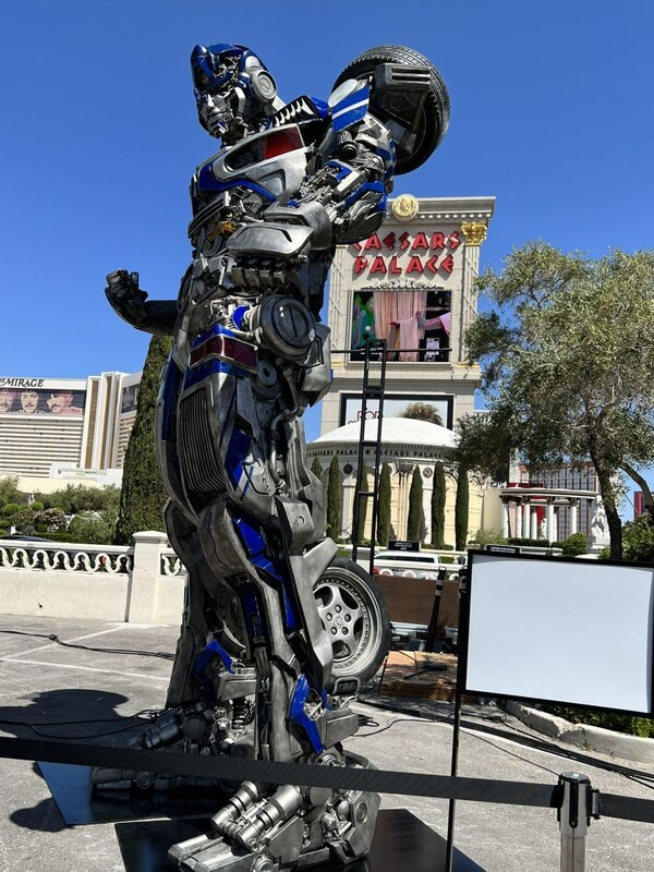 Image Of Mirage  Statue On Tour For Transformers Rise Of The Beasts  (4 of 21)