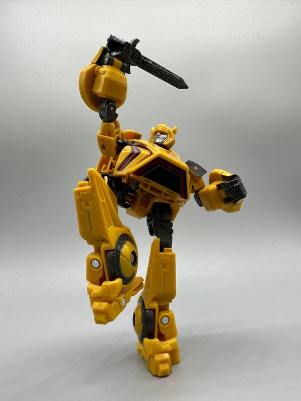 Image Of Gamer 01 Bumblebee Deluxe Class From Transformers Studio Series  (10 of 25)