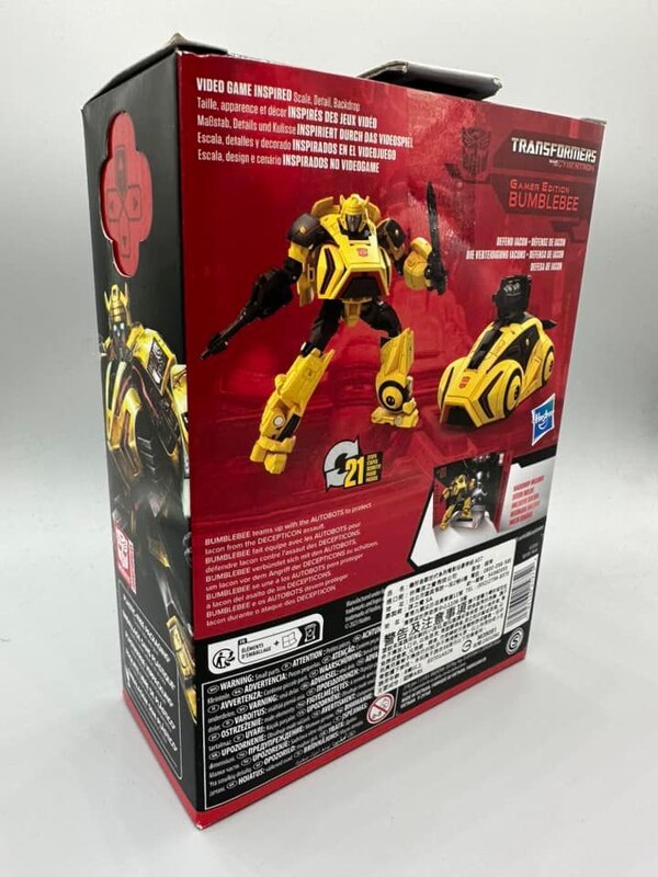 Image Of Gamer 01 Bumblebee Deluxe Class From Transformers Studio Series  (20 of 25)