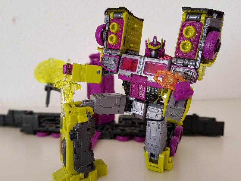 Image Of Toxitron  G2 Universe From Transformers Legacy Evolution  (4 of 6)