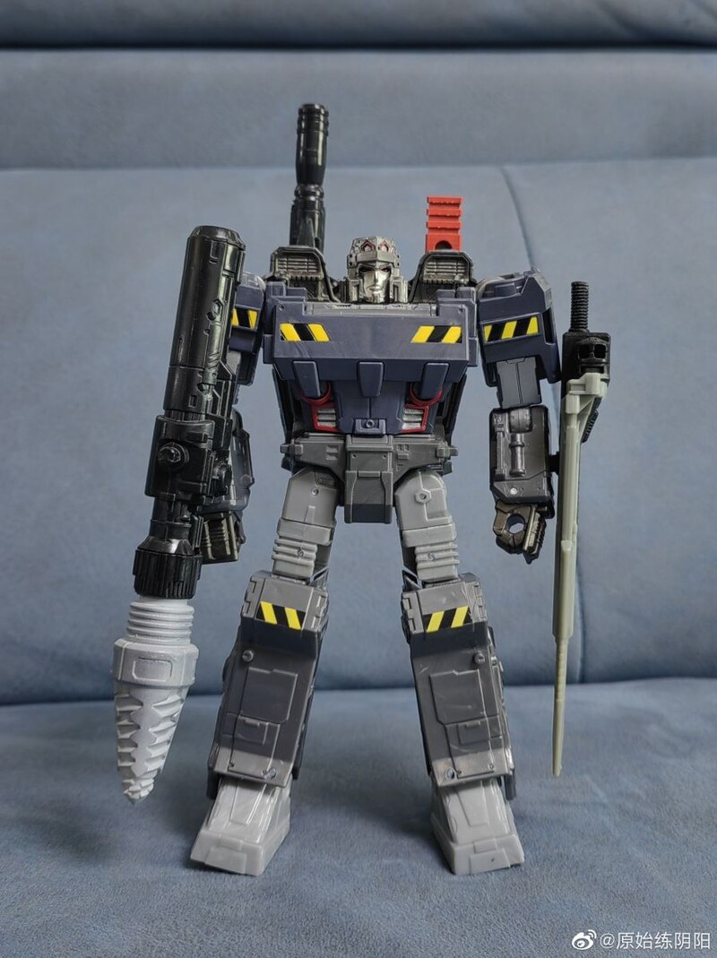 Complete Origin Miner Megatron Images from Transformers Generations?