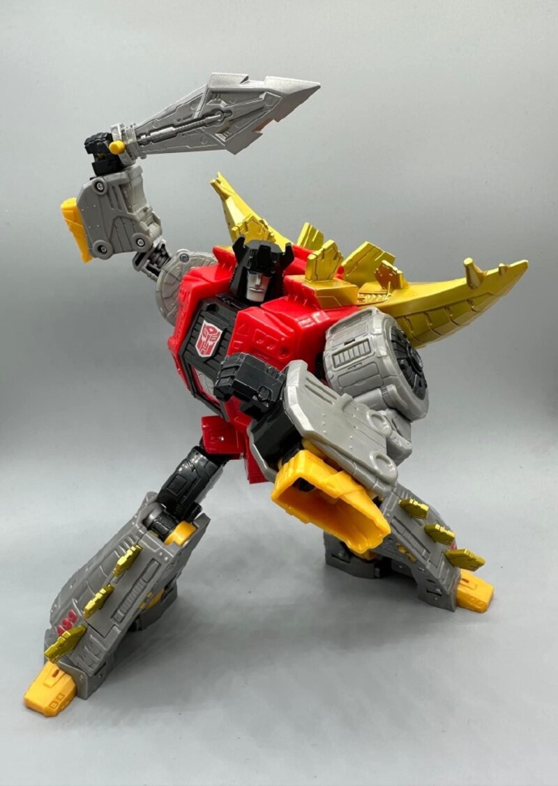 Transformers Studio Series Leader 86-19 Dinobot Snarl Converting