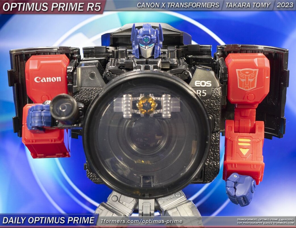 Daily Prime - Transformers X Canon R5 Optimus Prime VS Refraktor