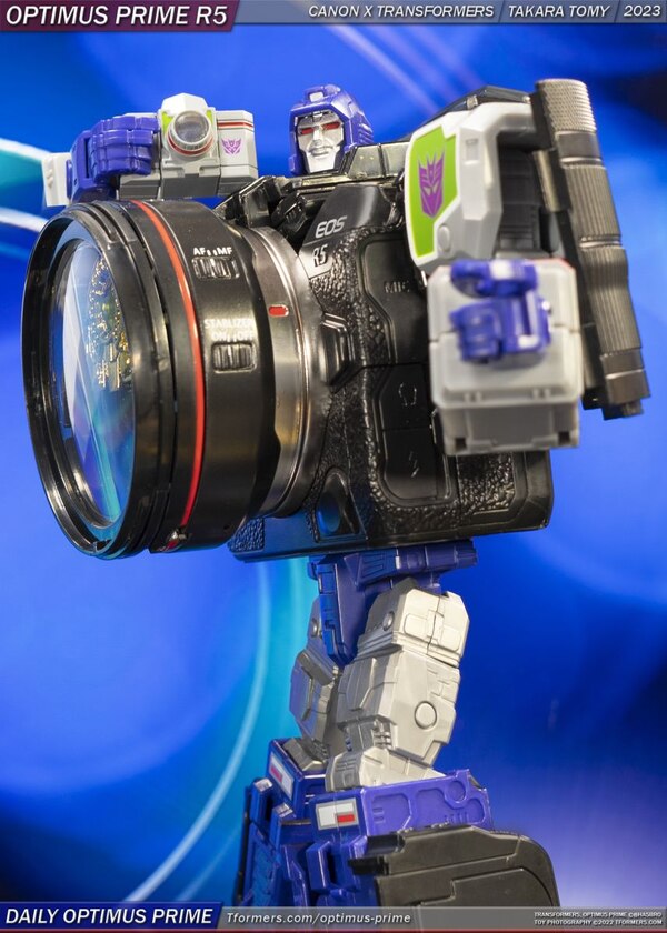 Daily Prime   Transformers X Canon R5 Optimus Prime VS Refraktor  (8 of 15)