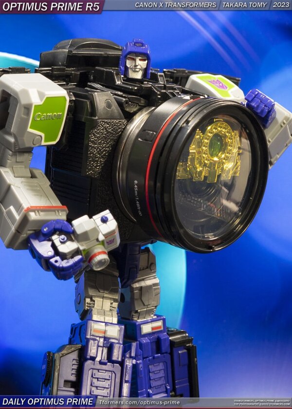 Daily Prime   Transformers X Canon R5 Optimus Prime VS Refraktor  (10 of 15)