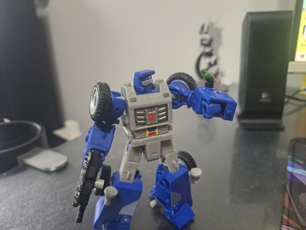 Beachcomber In-Hand Images from Transformers Legacy Deluxe Class