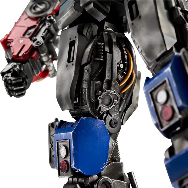 Image Of Robosen Optimus Prime Rise Of The Beasts Limited Edition  (16 of 25)
