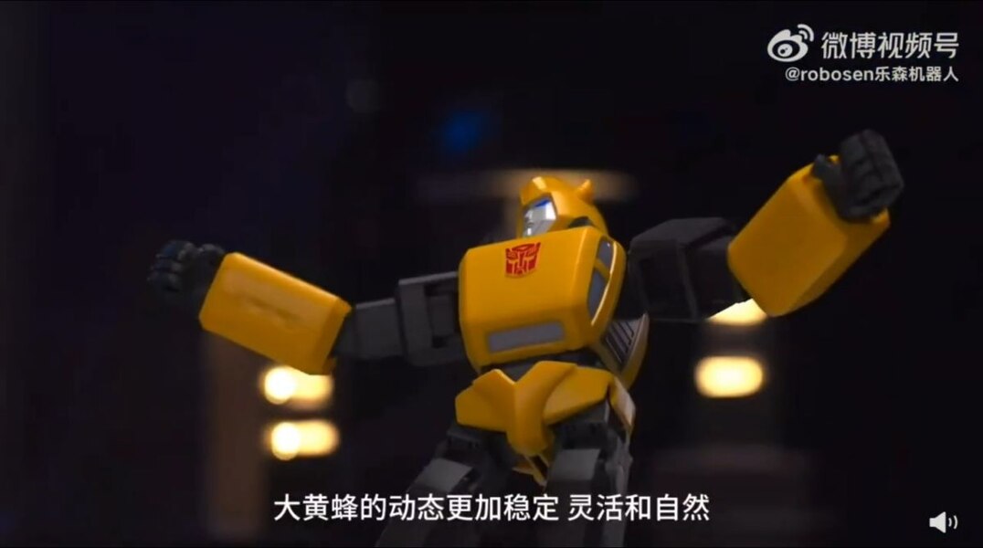 Image Of Robosen G1 Bumblebee Transformers Auto Converting Performance Series  (8 of 24)