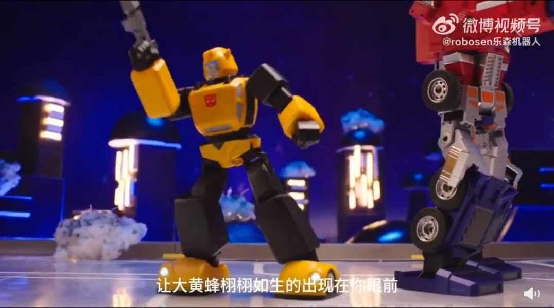 Image Of Robosen G1 Bumblebee Transformers Auto Converting Performance Series  (21 of 24)