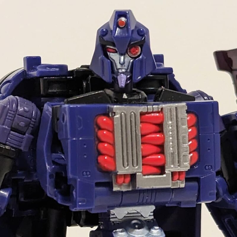 Shadowstriker Revealed In-Hand Images of Transformers Legacy Evolution Figure