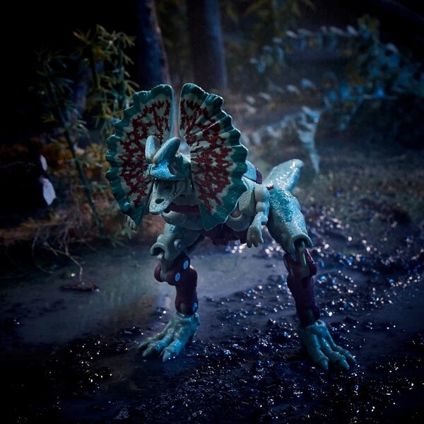 Image Of Dilophocon Vs Autobot JP12 New Transformers X Jurassic Park Collaborative  (10 of 19)