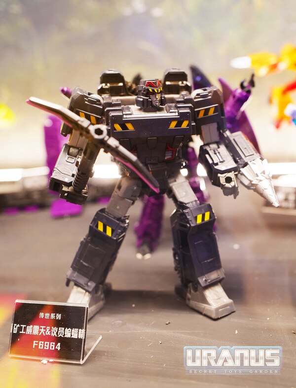 Humble Origins For Senator Shockwave & Orion Pax And Rise Of Tyranny Miner Megatron & Ratbat 2 Packs Images From China Event  (1 of 5)