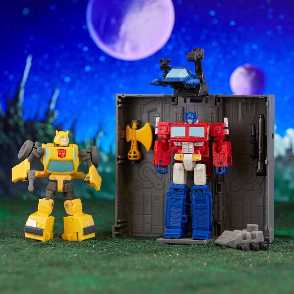 Image Of Optimus Prime & Bumblebee Play Set Transformers Legacy Evolution  (8 of 22)