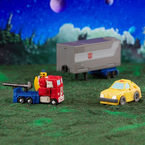 Image Of Optimus Prime & Bumblebee Play Set Transformers Legacy Evolution  (9 of 22)